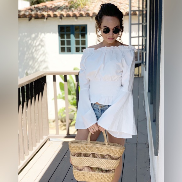 Meet your Posher, Alyssa - Picture 2 of 5